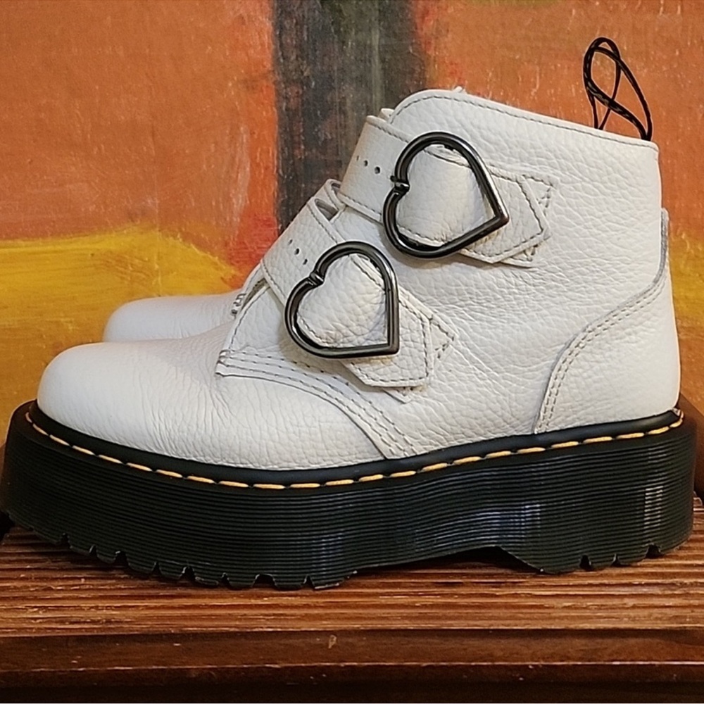 Dr. Martens Devon Heart Platform Boot SZ. 7